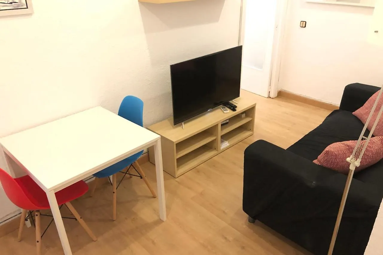 New! Apartment In Sarria Near Metro Barcelona